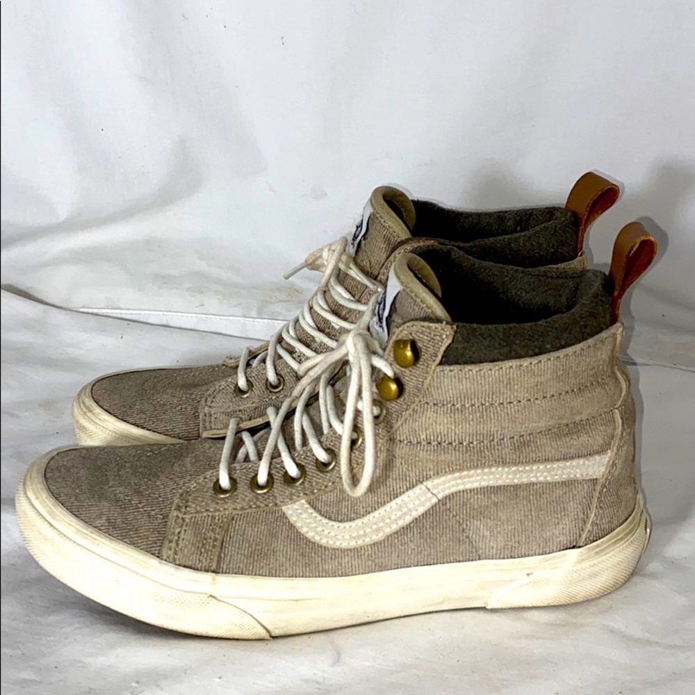 Vans off the wall beige and gray corduroy high top